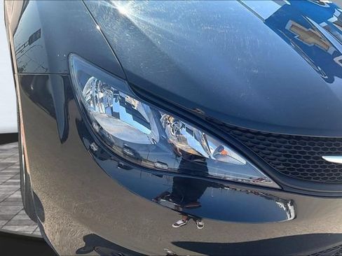 Used 2023 Chrysler Voyager LX FWD image 29