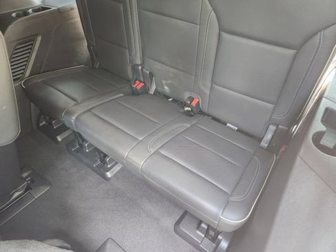 Used 2021 GMC Yukon SLT w/ SLT Premium Package RWD image 32