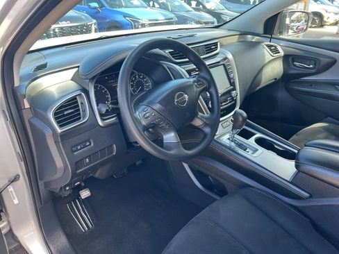 Used 2019 Nissan Murano S image 6