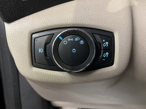 Used 2017 Ford Transit Connect Titanium image 16