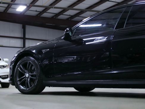 Used 2013 Tesla Model S image 17