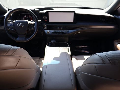 Used 2023 Lexus LS 500 w/ Accessory Package (Z2) RWD image 20
