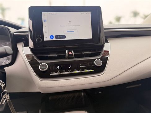 Used 2025 Toyota Corolla LE image 15