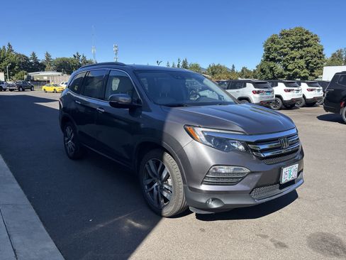 Used 2017 Honda Pilot Elite image 6