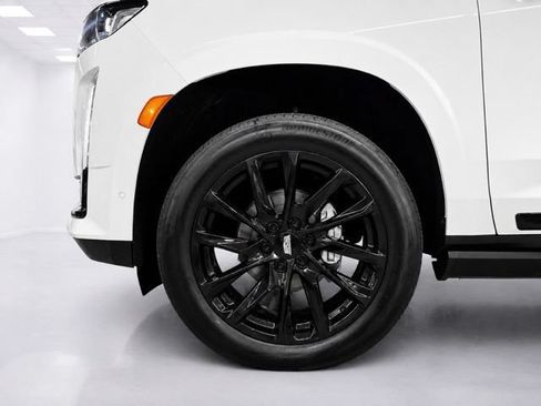 Used 2023 Cadillac Escalade ESV Sport Platinum w/ LPO, ONYX Package AWD/4WD image 9