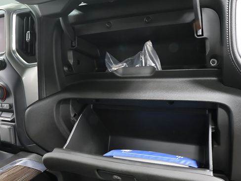Used 2021 Chevrolet Silverado 1500 LT Trail Boss w/ Convenience Package II AWD/4WD image 28