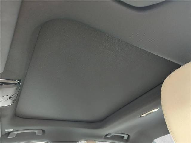Used 2020 BMW 330i Sedan w/ Convenience Package RWD image 16