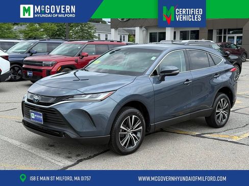Used 2024 Toyota Venza LE AWD/4WD image 1