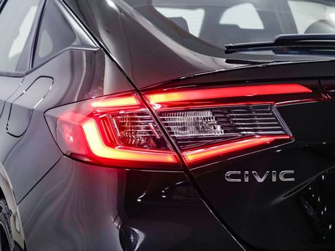 Used 2025 Honda Civic Sport image 9