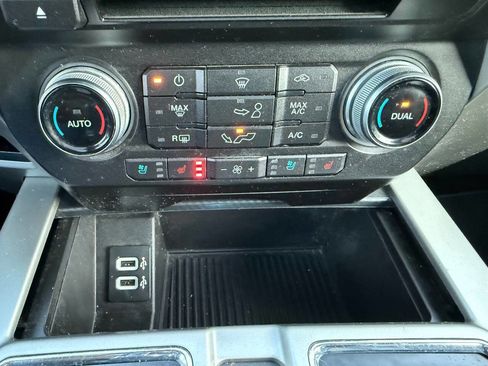 Used 2018 Ford F150 Lariat w/ Equipment Group 501A Mid image 30