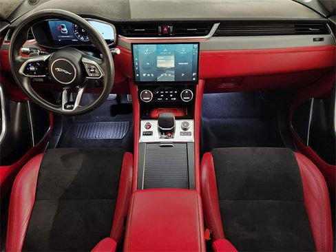 Used 2022 Jaguar F-PACE SVR image 4