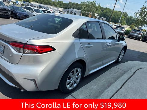 Used 2020 Toyota Corolla LE FWD image 5