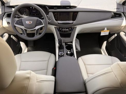 New 2026 Cadillac XT5 Premium Luxury image 9