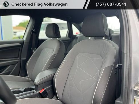 Used 2025 Volkswagen Jetta Sport FWD image 19