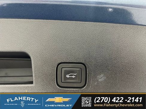 Used 2025 Chevrolet Traverse High Country FWD image 21