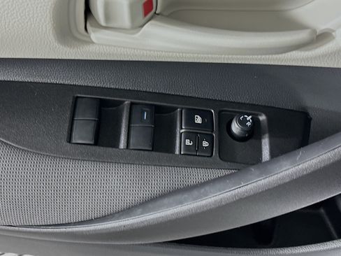 Used 2025 Toyota Corolla LE FWD image 17