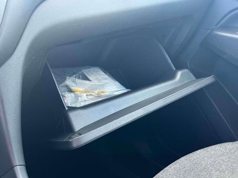 Used 2023 Chevrolet Equinox LT image 30