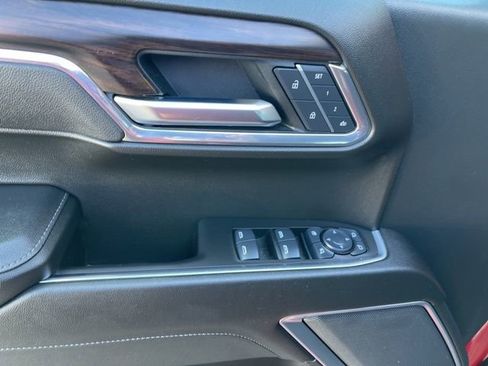 Used 2025 GMC Sierra 1500 SLT image 15