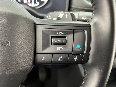 Used 2025 Nissan Rogue SV AWD/4WD image 39