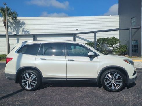 Used 2016 Honda Pilot Touring image 4