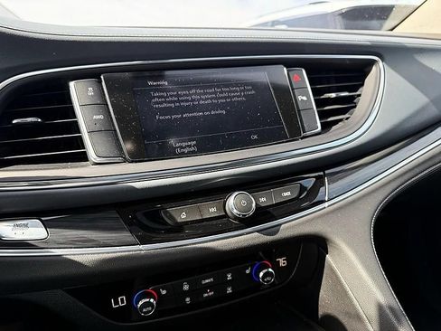 Used 2020 Buick Enclave Essence w/ Sound and Sites Package image 17