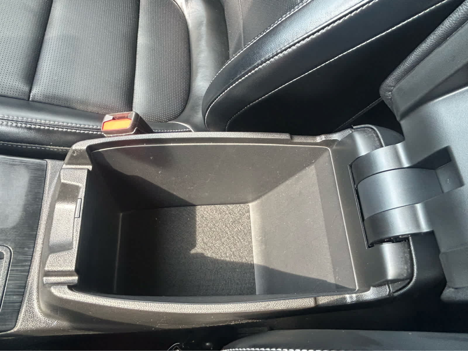 Used 2025 Ford Escape Platinum AWD/4WD image 43