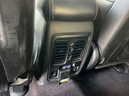 Used 2017 Jeep Grand Cherokee Limited image 20