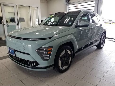 Certified 2024 Hyundai Kona Limited FWD image 2