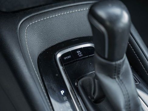 Used 2019 Toyota Corolla SE w/ SE Option Package image 26