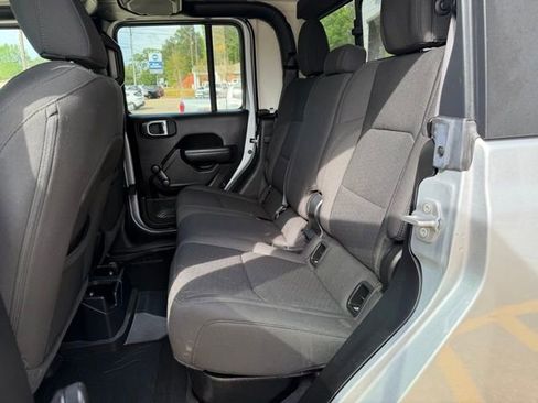 Used 2022 Jeep Gladiator Sport AWD/4WD image 14