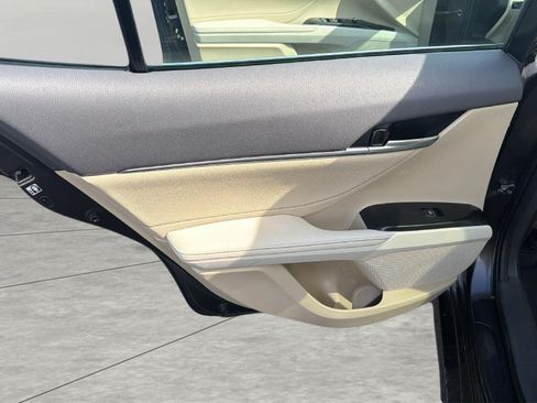 Used 2018 Toyota Camry XLE FWD image 24