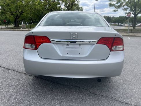 Used 2010 Honda Civic DX-VP image 6