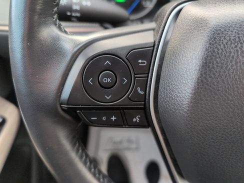 Used 2022 Toyota Venza XLE image 21