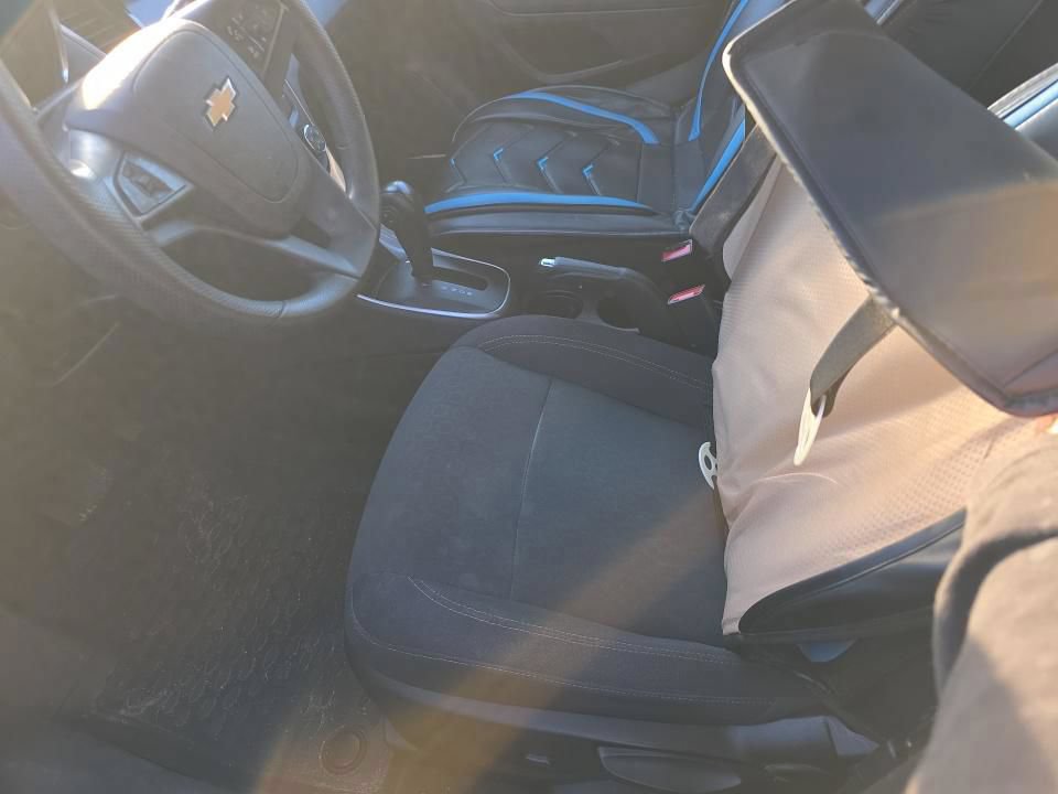 Used 2020 Chevrolet Trax LS w/ Tint and Cruise Package AWD/4WD image 7