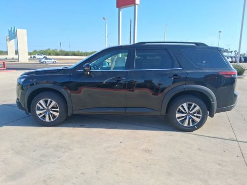 New 2026 Nissan Pathfinder SL AWD/4WD image 3