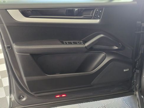 Certified 2025 Porsche Cayenne image 34