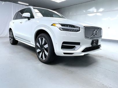 New 2025 Volvo XC90 T8 Plus w/ Protection Package Premier