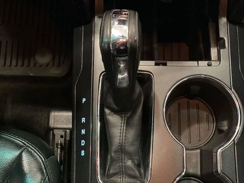 Used 2016 Ford Explorer XLT w/ Equipment Group 202A image 23