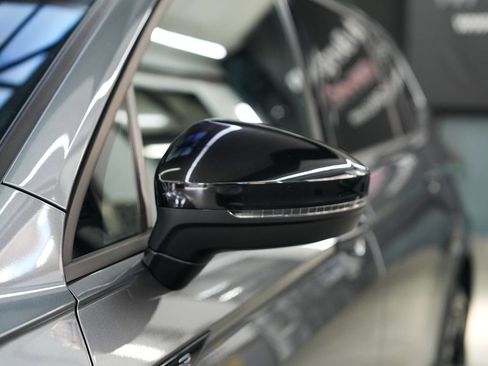 Used 2024 Volkswagen Tiguan SE R-Line FWD image 44