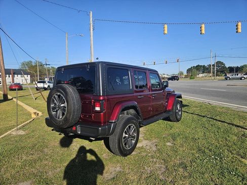Used 2022 Jeep Wrangler Unlimited Sahara image 3