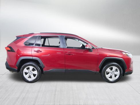 Used 2022 Toyota RAV4 XLE image 8