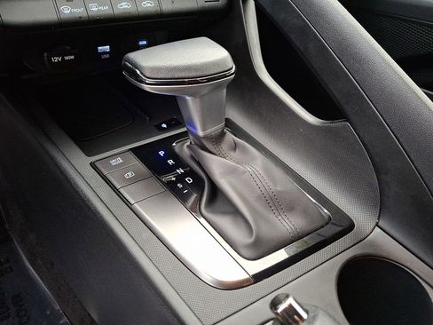 Certified 2025 Hyundai Elantra Sport image 15