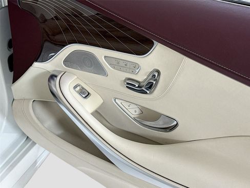 Used 2019 Mercedes-Benz S 560 Cabriolet image 32