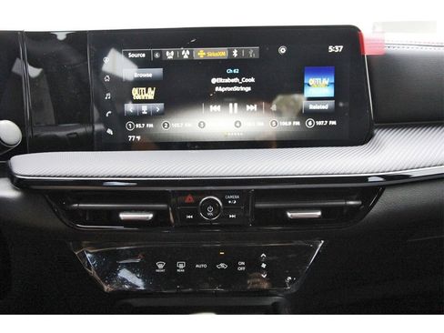 New 2025 Nissan Kicks SR image 17