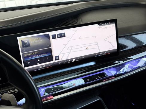 Used 2024 BMW 760i xDrive w/ Executive Package image 18