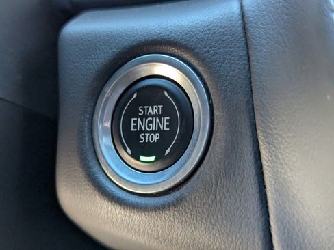 Used 2023 GMC Yukon SLT image 33