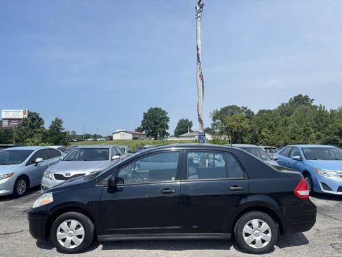 Used 2011 Nissan Versa Sedan FWD image 3