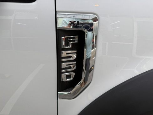Used 2017 Ford F550 4x4 Crew Cab Super Duty image 23