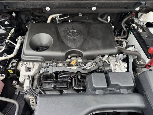 Used 2024 Toyota RAV4 XLE image 33
