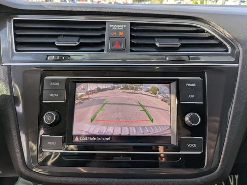 Used 2022 Volkswagen Tiguan S FWD image 21